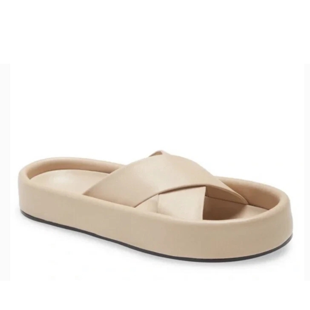 ▪︎▪︎ SOLD ▪︎ SOLD ▪︎ FRAME Le Laurel Oatmeal leather platform slide sandal